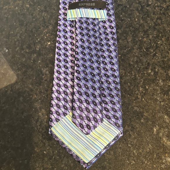 EXPRESS Tie 100% Italian Silk Lavender & Blue Geometric 58.5"L x 3.75"W USA Made - Picture 4 of 8